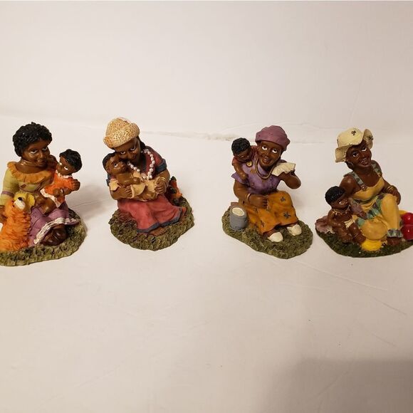 African American Moms w/Thier Children Figurines - Picture 2 of 10